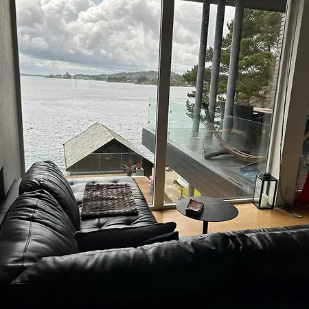 Βίλα Nydelig Ved Sjoen Med Oppvarmet Basseng *