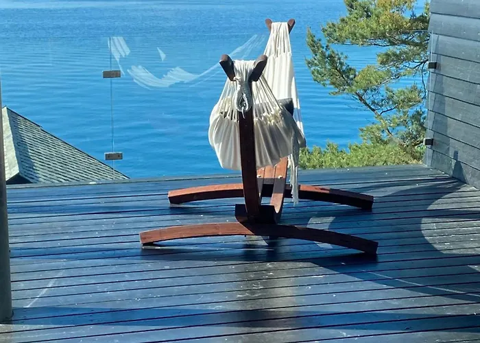 Nydelig Ved Sjoen Med Oppvarmet Basseng Vila *