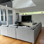 Nydelig Ved Sjoen Med Oppvarmet Basseng Villa Bergen
