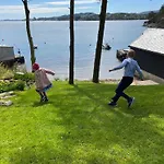 Nydelig Ved Sjoen Med Oppvarmet Basseng Vila *