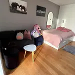 Vila Nydelig Ved Sjoen Med Oppvarmet Basseng