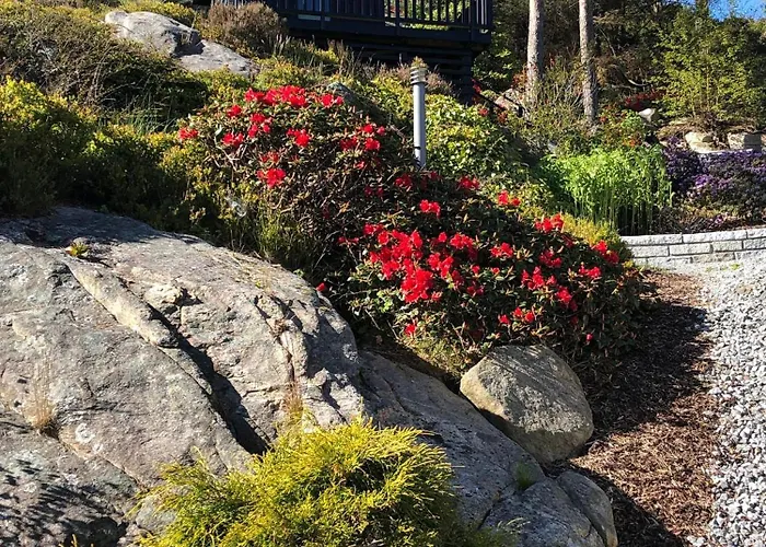Nydelig Ved Sjoen Med Oppvarmet Basseng Villa Bergen